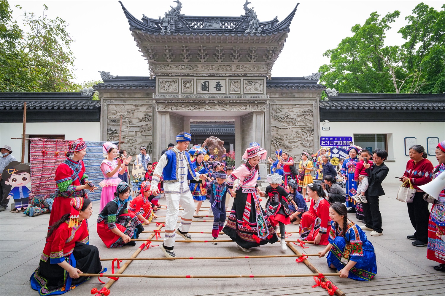 盛世系列幼儿园春日探美之旅：三月三民族风情邂逅吾园